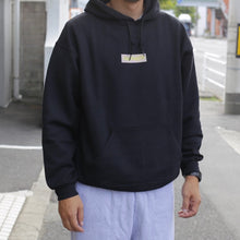 Load image into Gallery viewer, Chari&amp;Co CONTOUR HOODIE SWEATS スウェット  チャリアンドコー（Chari&amp;Co）の商品画像（写真2）
