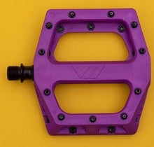 Load image into Gallery viewer, DMR V11 Pastic PEDAL プラスチックペダル（DMR Bikes）の商品画像（写真4）

