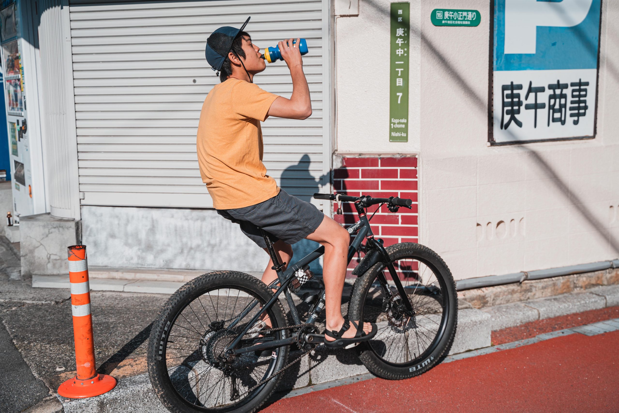 自転車乗るならtシャツ短パンスタイルで カジュアルで身軽なサイクリングウェア 広島の自転車ショップ ファットバイク シングルスピード ロングテール バイク シクロクロス ハンドメイドフレームなど Grumpy グランピー